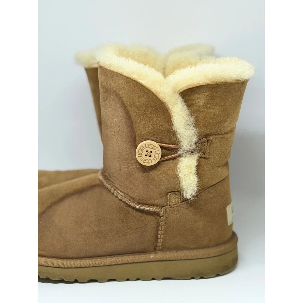 UGG Bailey Button Boots Chestnut Suede Shearling Winter Girls Shoes‎ Size 4 Kids
